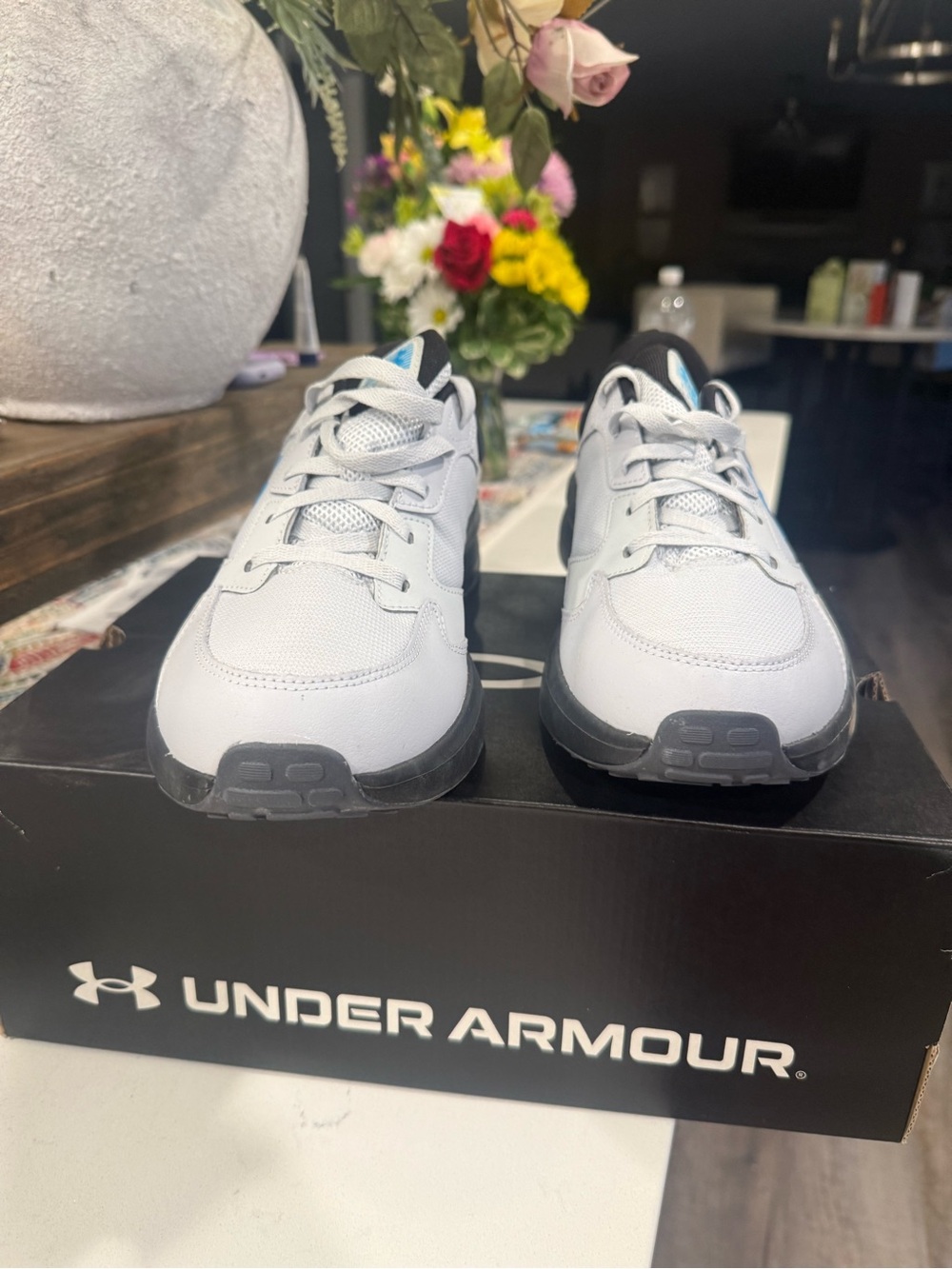 Under Armour mens White Sneakers with Blue Logo - Picture 2 of 7